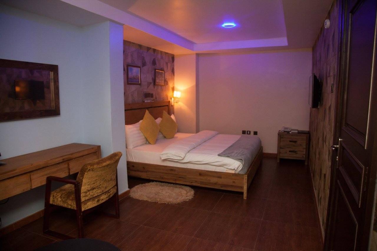 Villa Toscana Hotel And Suits Lagos Eksteriør bilde