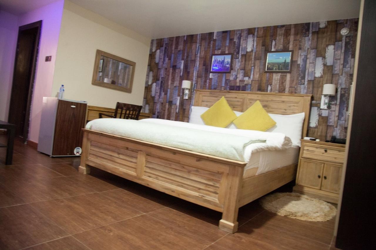 Villa Toscana Hotel And Suits Lagos Eksteriør bilde
