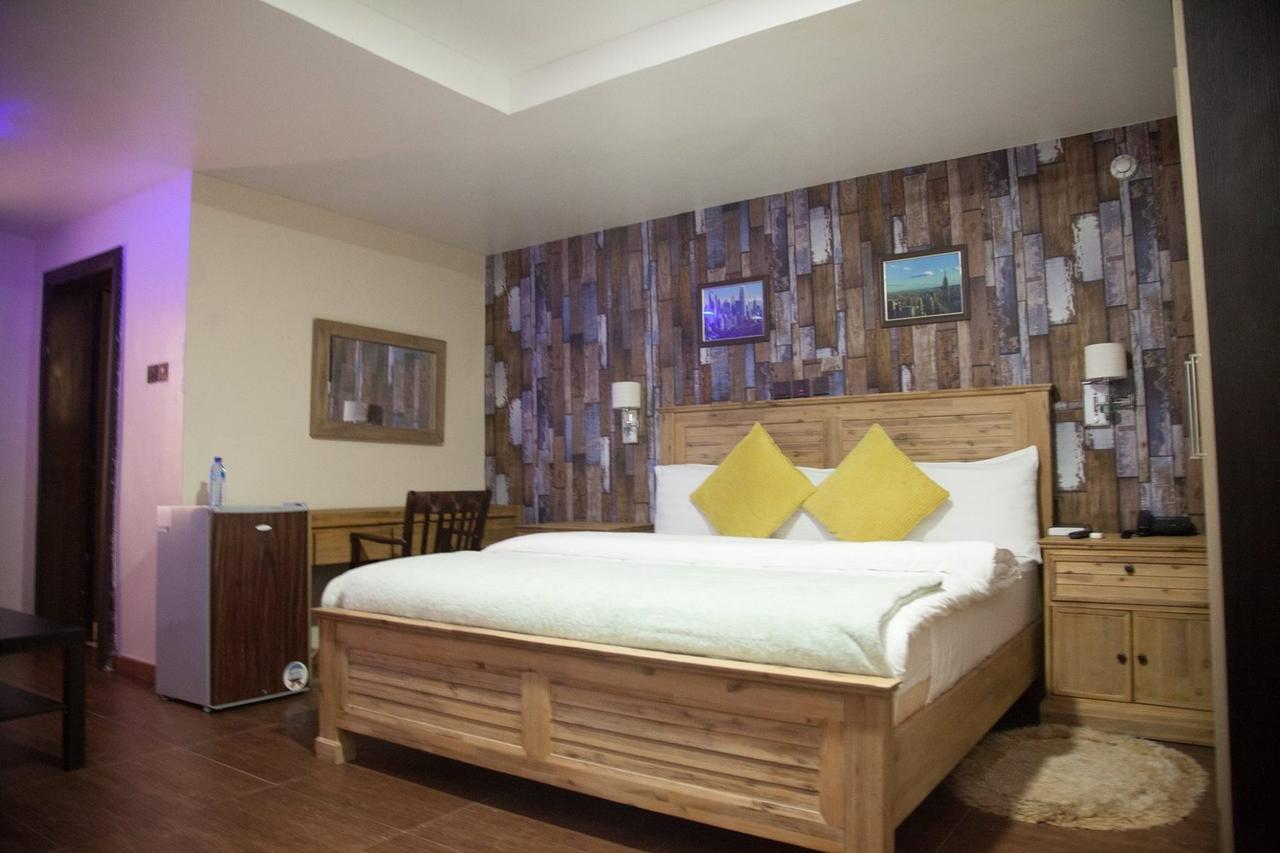 Villa Toscana Hotel And Suits Lagos Eksteriør bilde