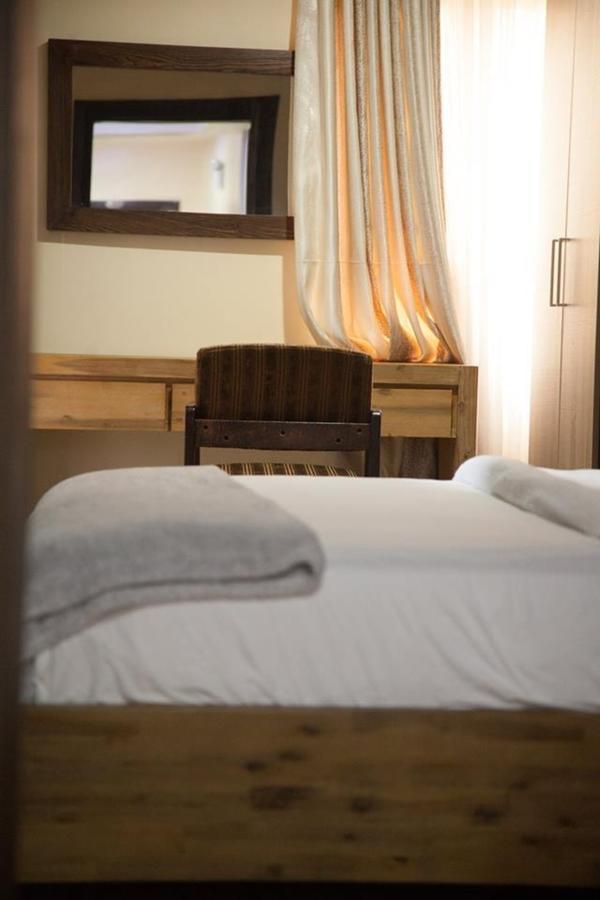 Villa Toscana Hotel And Suits Lagos Eksteriør bilde