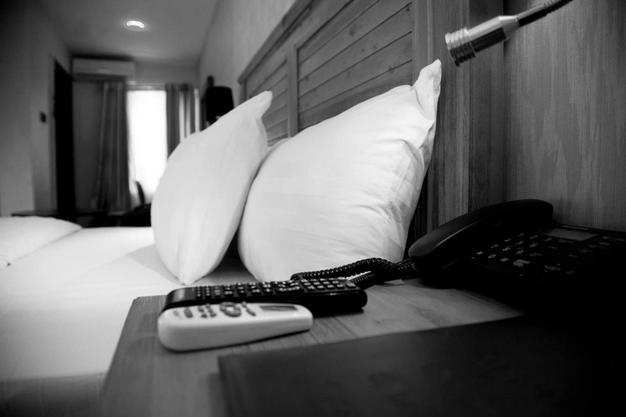 Villa Toscana Hotel And Suits Lagos Eksteriør bilde