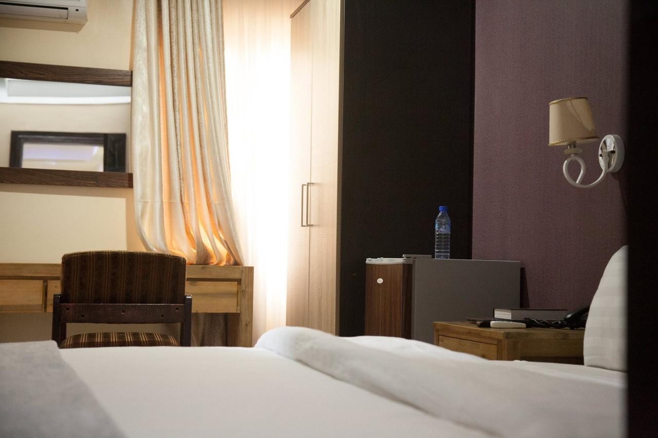 Villa Toscana Hotel And Suits Lagos Eksteriør bilde