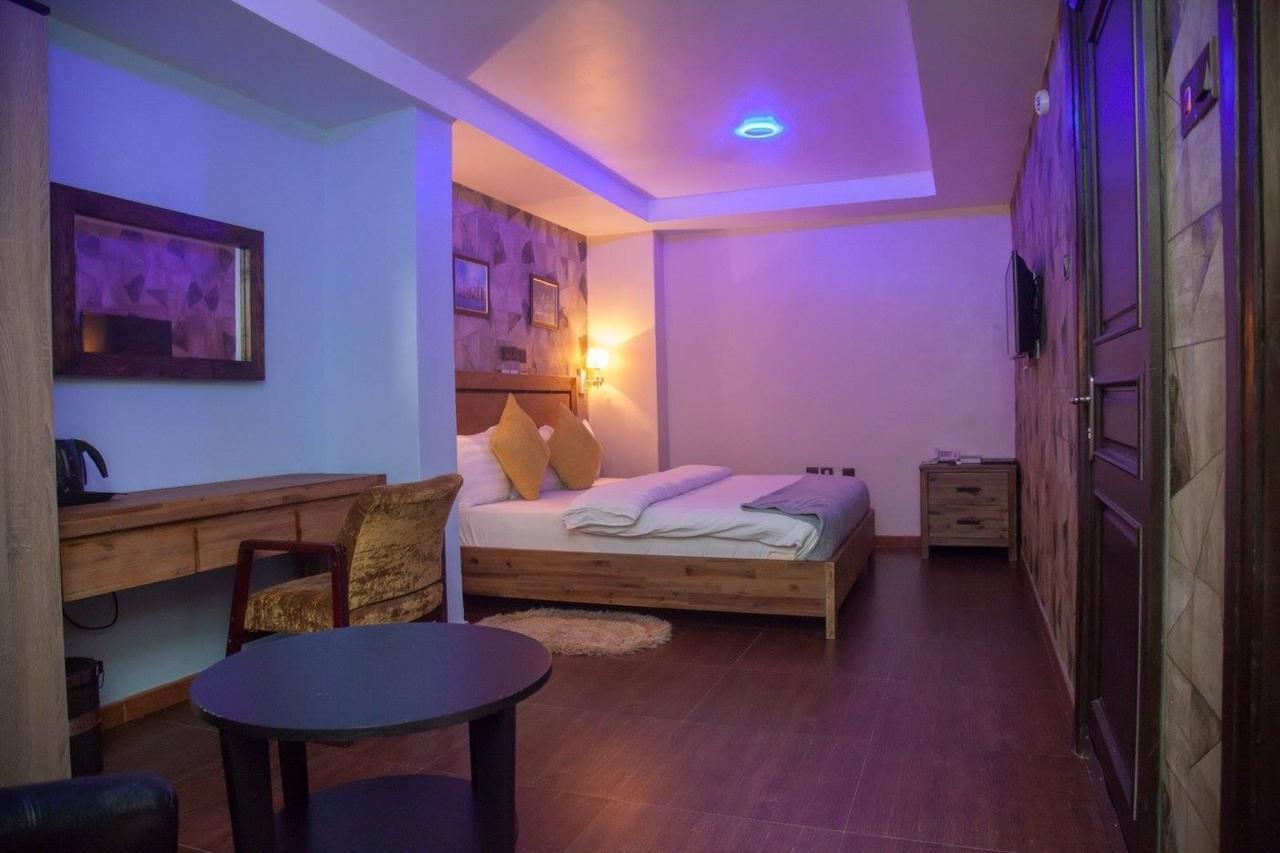 Villa Toscana Hotel And Suits Lagos Eksteriør bilde